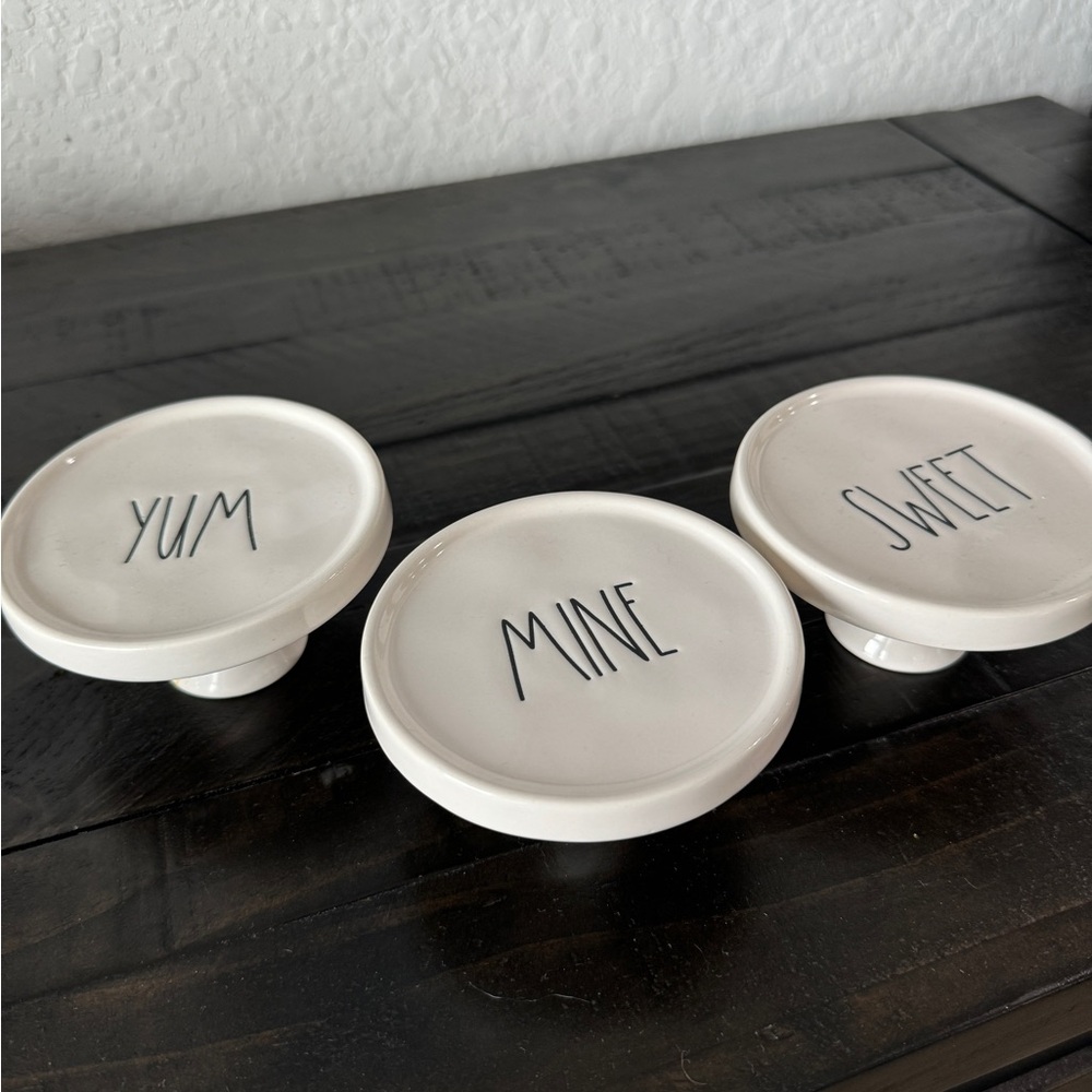 Rae Dunn cupcake displays